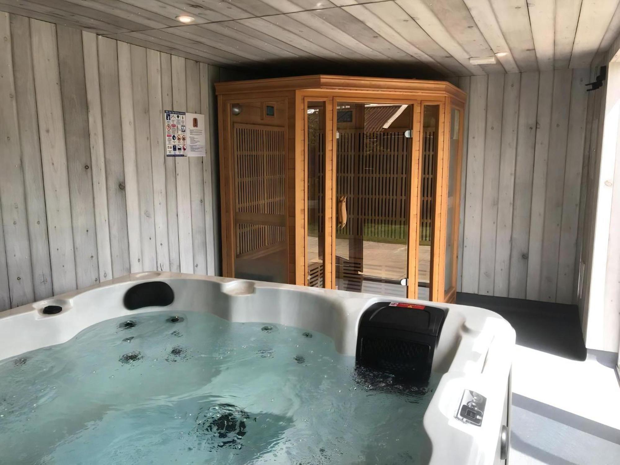 Stunning Cottage With A Private Hot Tub And Sauna In Norfolk Ref 99003Ac Lessingham Luaran gambar
